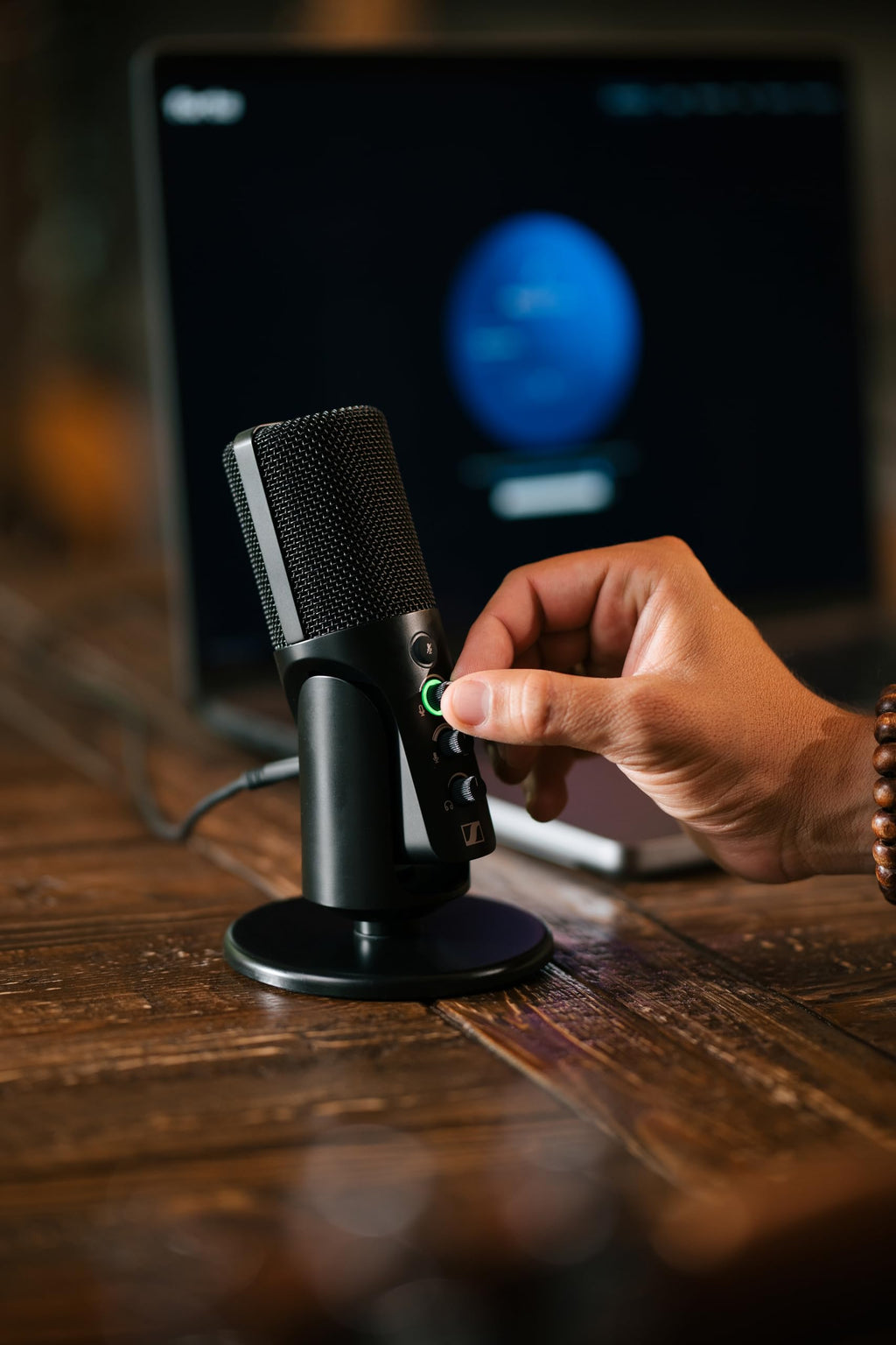 USB Cardioid Condenser Microphone & Table Stand N5305