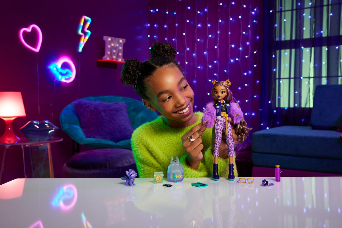 Clawdeen Wolf Doll S8290